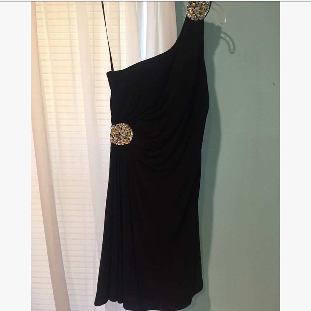 Short Black Adrianna Papell Formal Dress